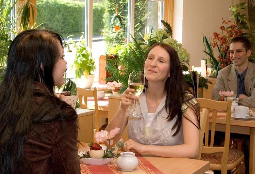 Land Gut Hotel Cafe Meier