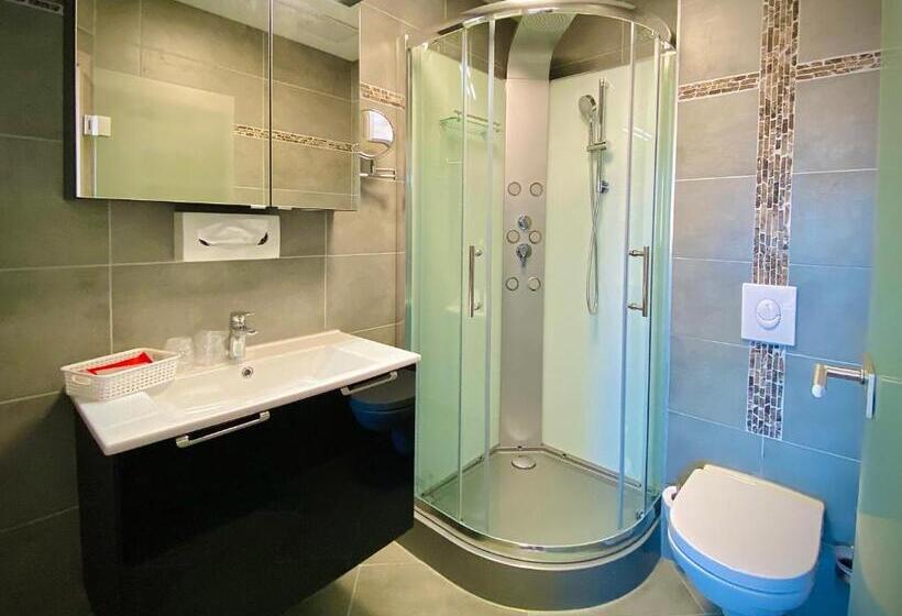 Meister Bär Hotel Wettiner Hof