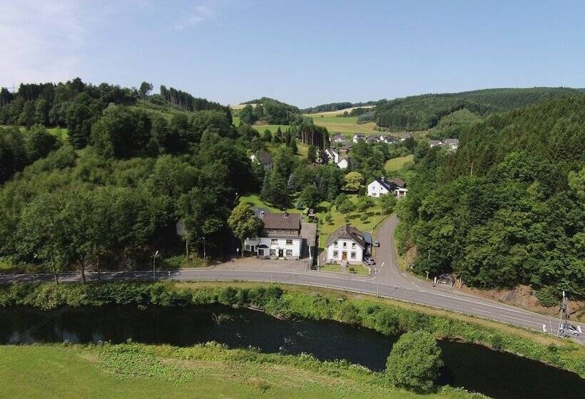 بنسيون Zum Lindenbaum