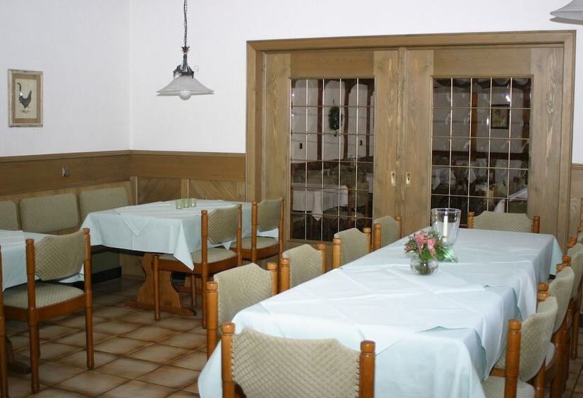 بنسيون Zum Lindenbaum