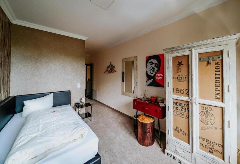 Robrooks Hotel Garni