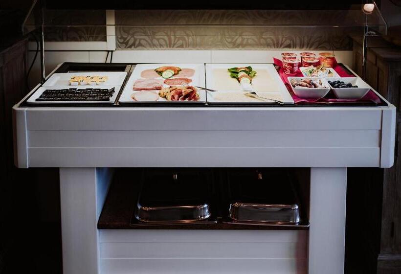 Robrooks Hotel Garni