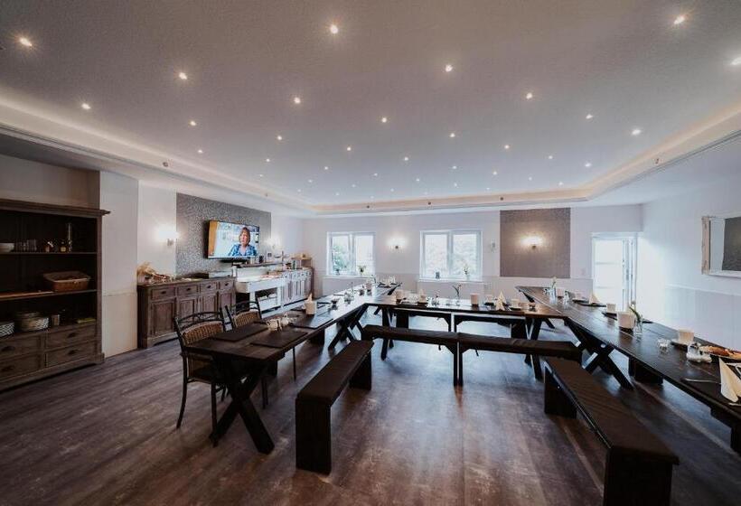 Robrooks Hotel Garni