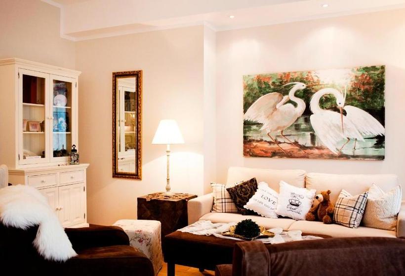 Schottennester Schlafen An Der Krämerbrücke