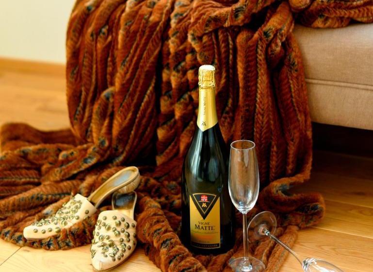 Schottennester Schlafen An Der Krämerbrücke