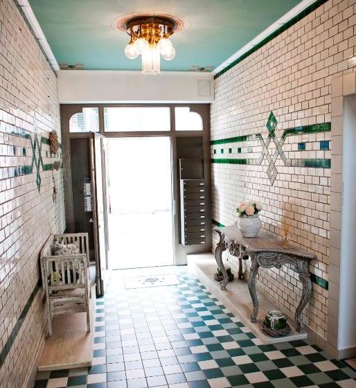 Schottennester Schlafen An Der Krämerbrücke