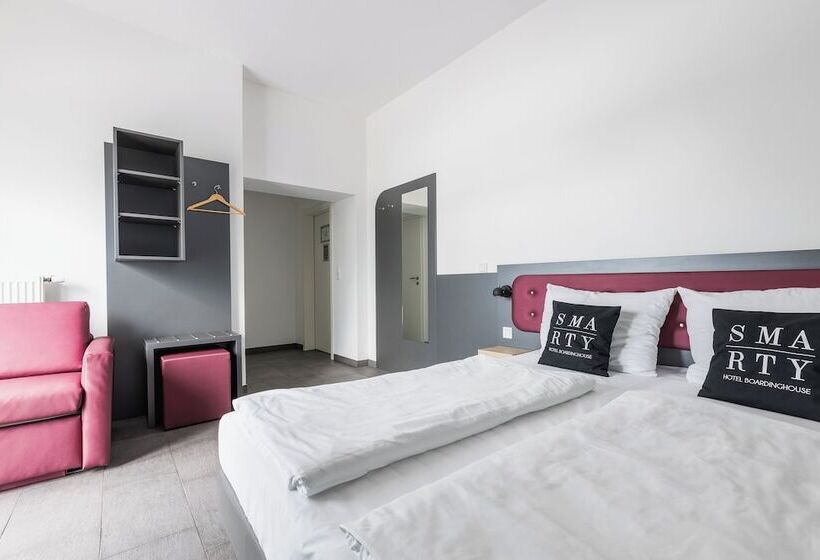 SMARTY Airport Cologne Hotel - KONTAKTLOSER SELF CHECK-IN