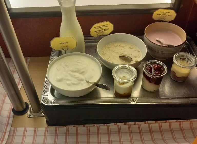 Stadt Gut Hotel Rheinischer Hof