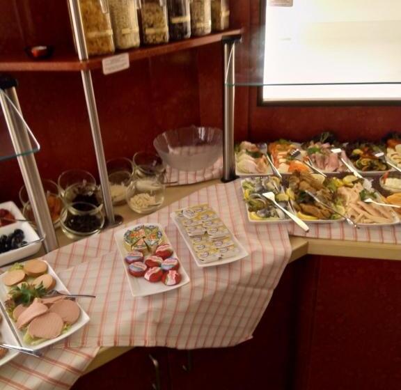 Stadt Gut Hotel Rheinischer Hof