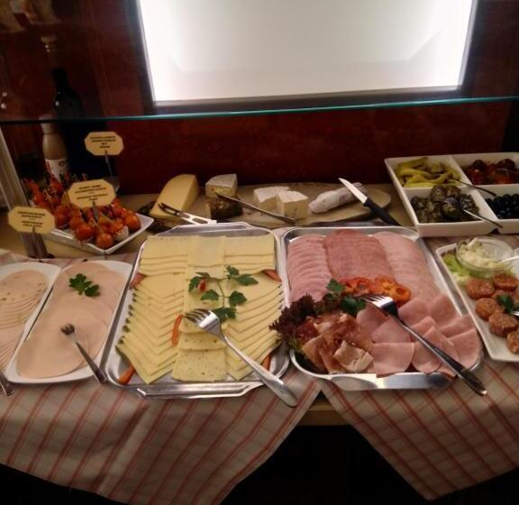 Stadt Gut Hotel Rheinischer Hof