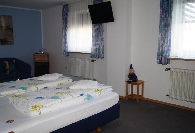 Villa Bruderfels, Garni