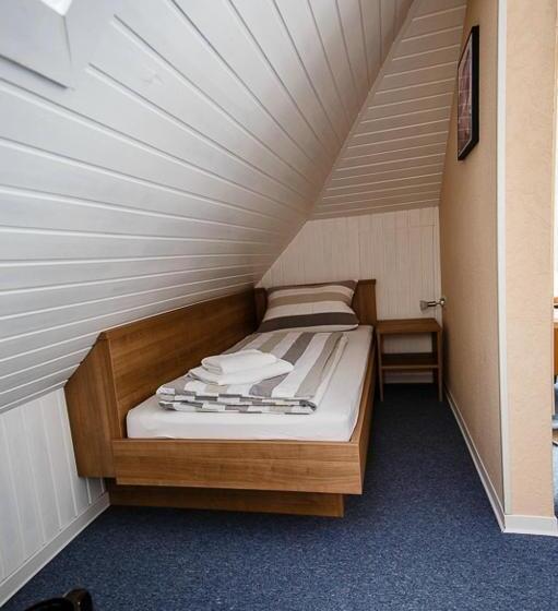 Villa Bruderfels, Garni