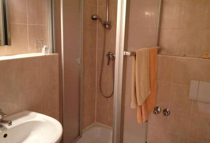 Bed and Breakfast Stadtcafé Pension