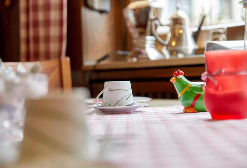 ベッドアンドブレックファースト Zum Dicken Baum