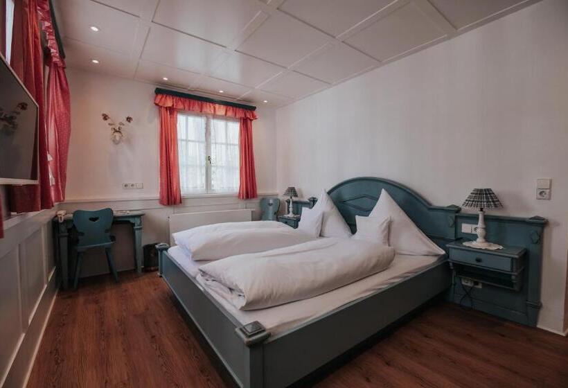 Boutique Hotel Am Rathaus   Reblaus