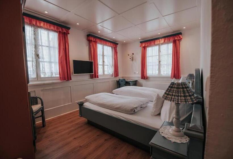 Boutique Hotel Am Rathaus   Reblaus
