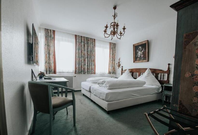 Boutique Hotel Am Rathaus   Reblaus