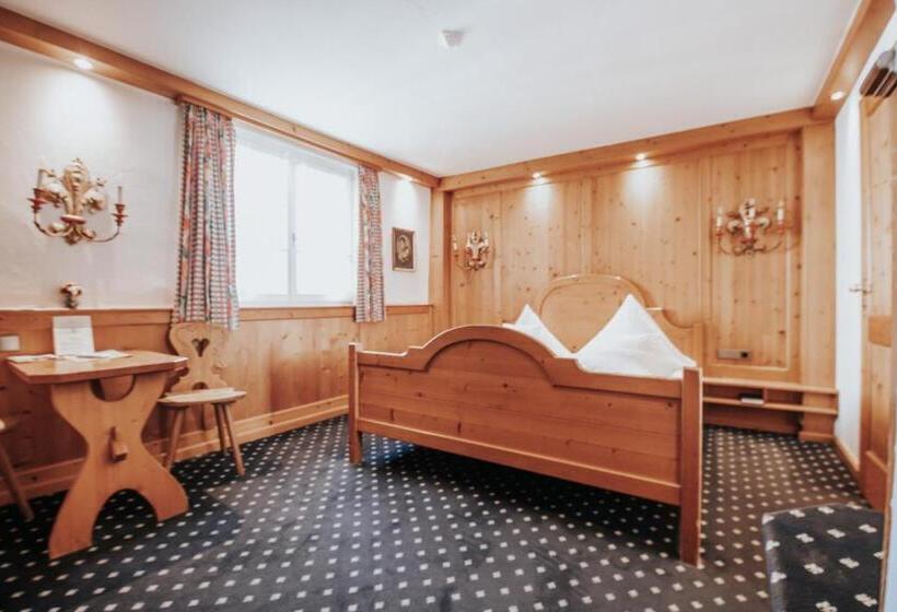 Boutique Hotel Am Rathaus   Reblaus
