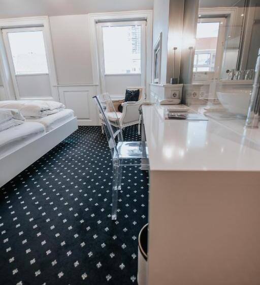 Boutique Hotel Am Rathaus   Reblaus