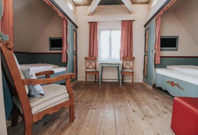 Boutique Hotel Am Rathaus   Reblaus