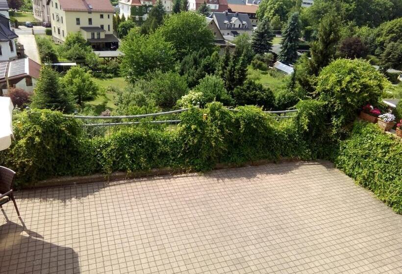 Отель Am Schloss