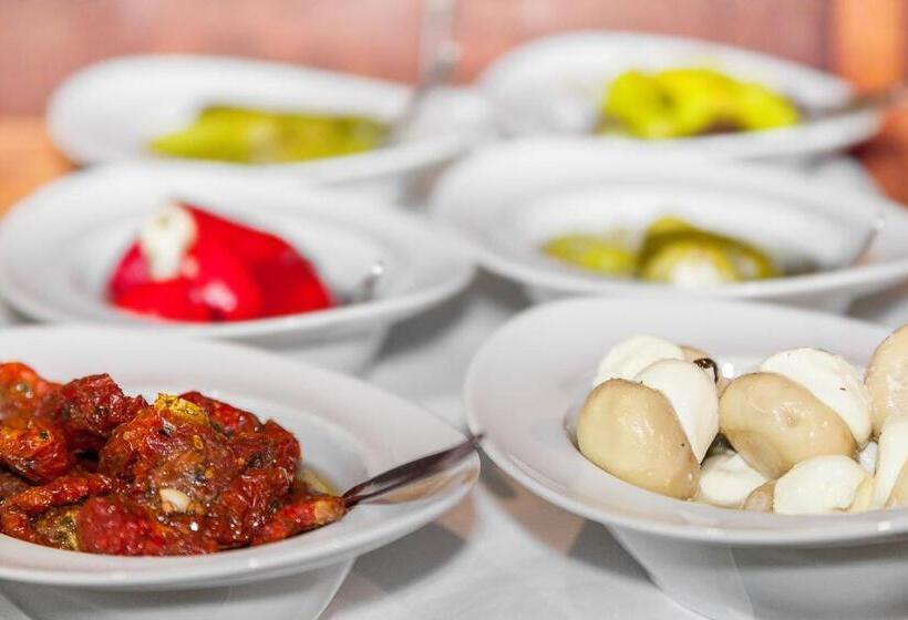 בית מלון כפרי Aviv Dresden