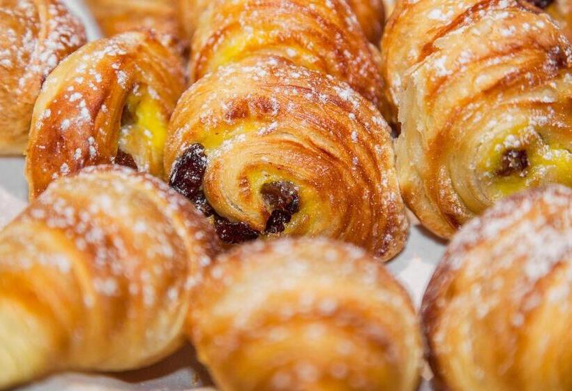 בית מלון כפרי Aviv Dresden