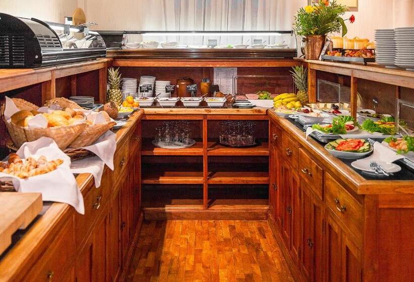 בית מלון כפרי Aviv Dresden