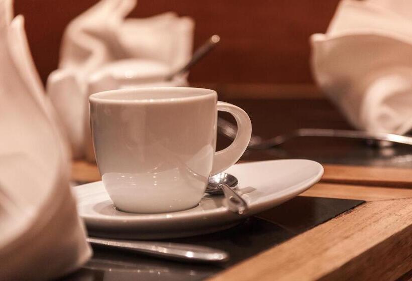 בית מלון כפרי Aviv Dresden