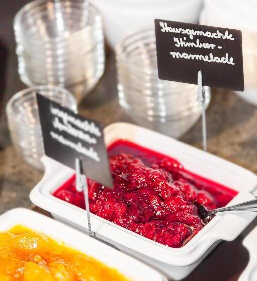 בית מלון כפרי Aviv Dresden