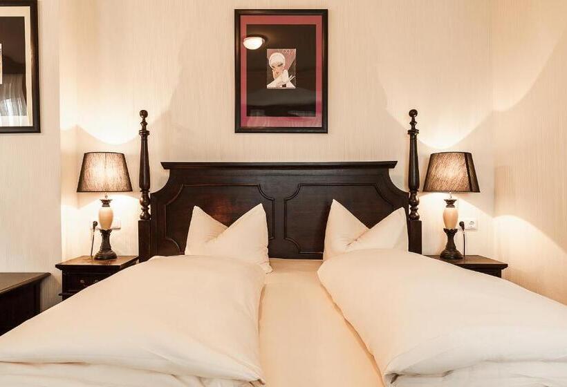 בית מלון כפרי Aviv Dresden