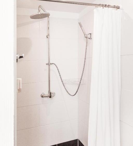 בית מלון כפרי Aviv Dresden