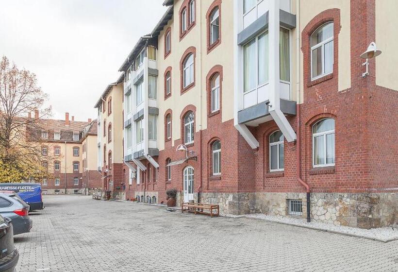 בית מלון כפרי Aviv Dresden