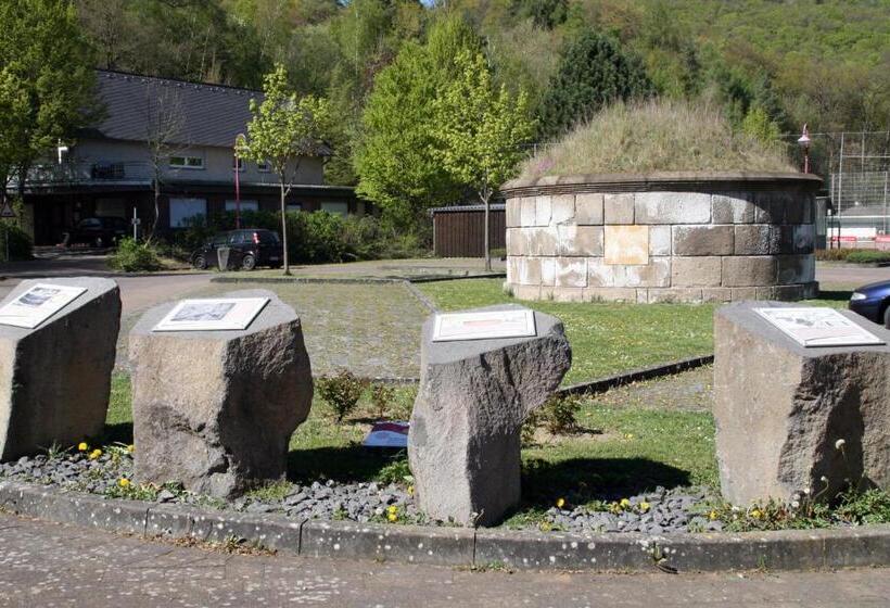 בית מלון כפרי Burgklause