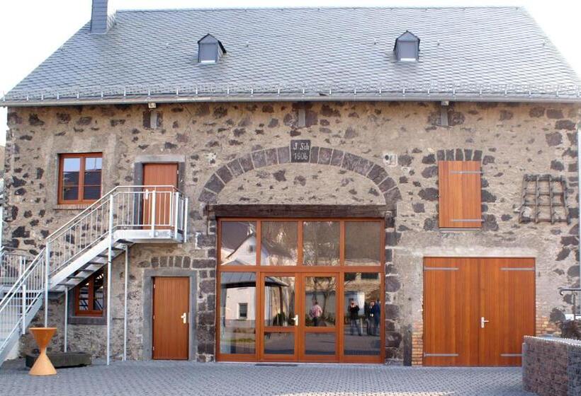 בית מלון כפרי Burgklause