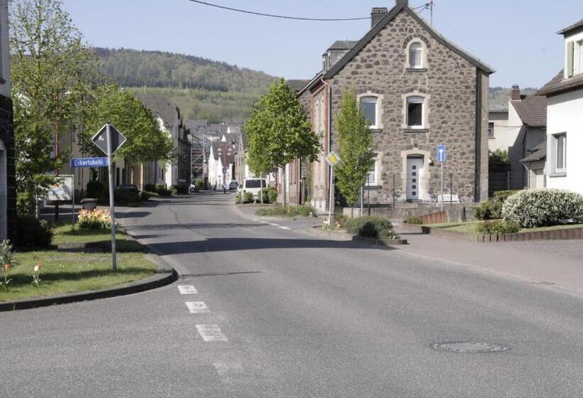 בית מלון כפרי Burgklause