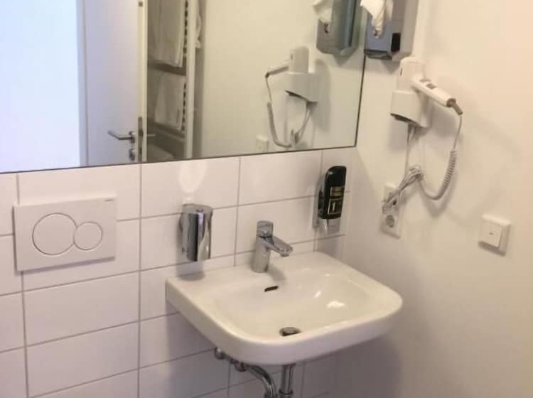 Отель Central Hannover