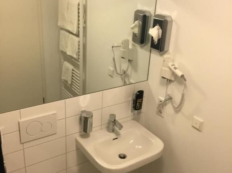 Отель Central Hannover