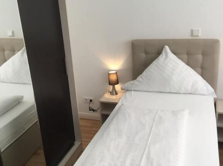 Отель Central Hannover