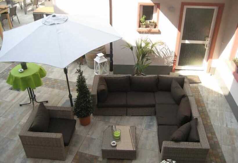 Garni Hotel Goldenes Lamm