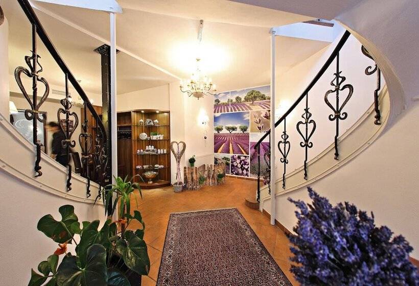 Garni Hotel Goldenes Lamm