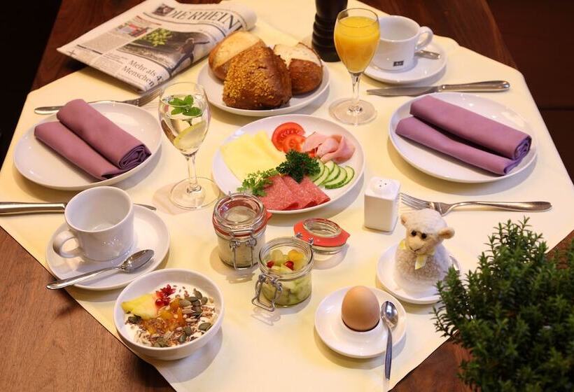 Garni Hotel Goldenes Lamm