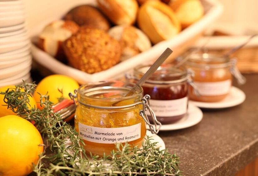 Garni Hotel Goldenes Lamm