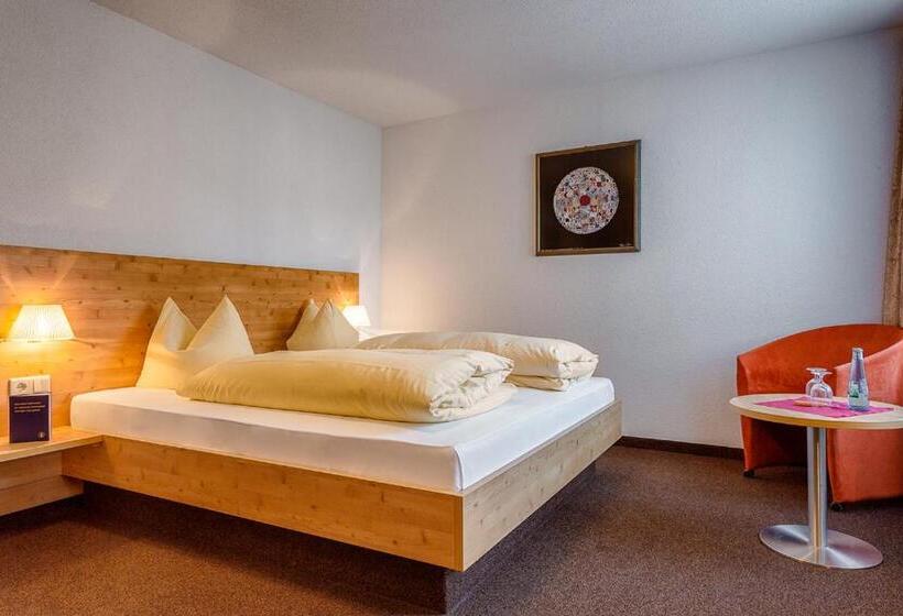 בית מלון כפרי Gasthaus Zum Kranz