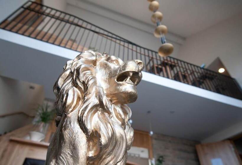 호텔 & Gasthof Lowen