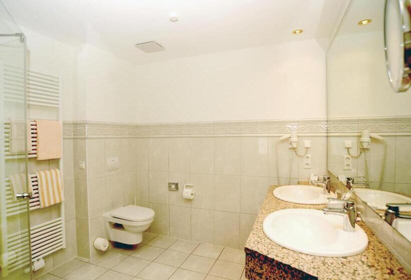 فندق Golfpark Gut Duneburg