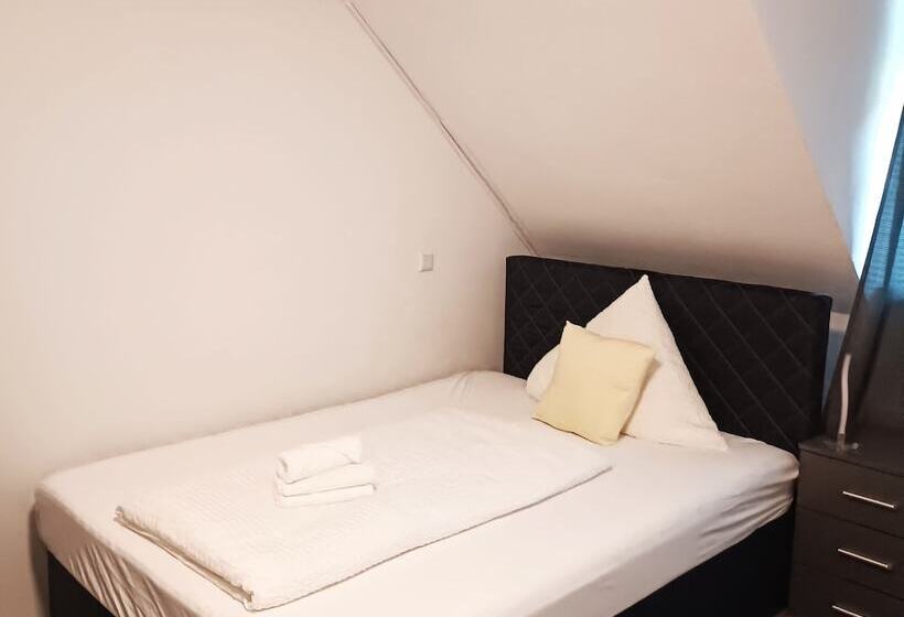 Отель Hasselberg