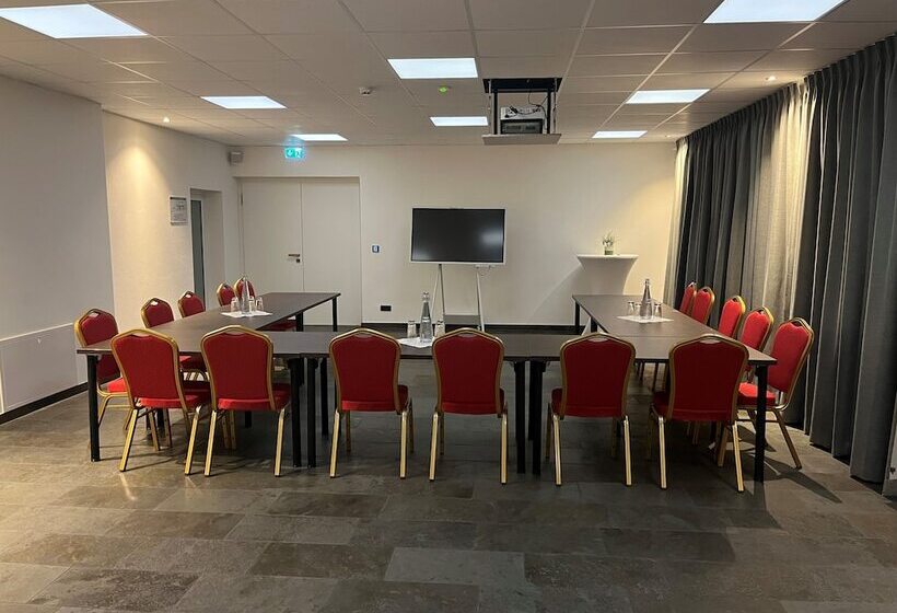 Отель Landgasthof Zur Burg Grenzau