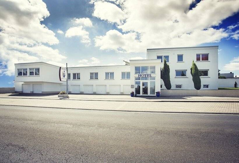 Отель Lowenguth