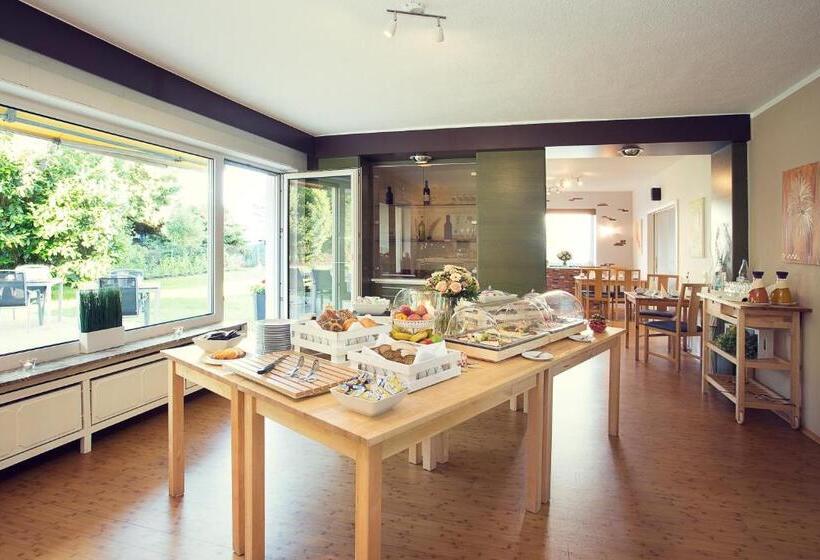 Отель Lowenguth